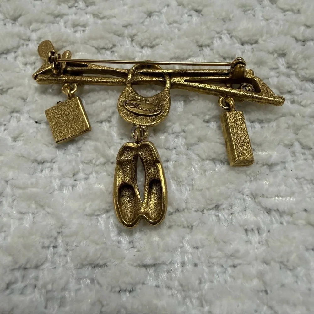 Vintage Danecraft Golfing Brooch Pin Gold Toned